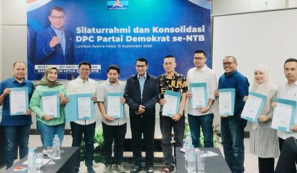 Hadi Gunawan bersama 10 Ketua DPC Demokrat NTB