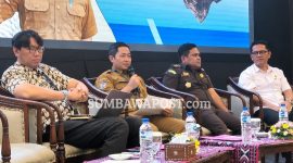 Kepala DPMPTSP NTB H. Irnadi Kusuma Saat Menyampaikan Perkembangan Investasi NTB Dalam Sosialisasi Pengawasan Perizinan di Hotel Lombok Raya.
