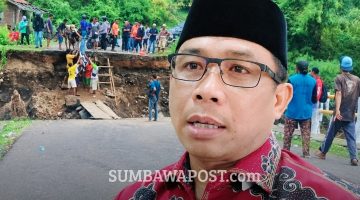 Anggota DPRD NTB Muhamad Aminurlah atau Akrab Disapa Aji Maman Menyoroti Rencana Perda Percepatan Jalan sistem Tahun Jamak, di Tengah Kondisi Jalan Wera-Ambalawi, Kabupaten Bima, yang Rusak Akibat Banjir.