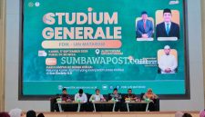 Studium General FDIK UIN Mataram Membahas Kesiapan Mahasiswa Menghadapi Dunia Kerja di Era Society 5.0.