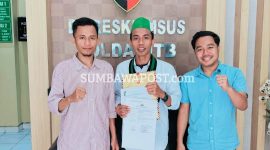 Ketua Umum Badko HMI Bali Nusra Caca Handika Saat Menyampaikan Laporan Dugaan Kasus Reklamasi Pantai Amahami ke Polda NTB.