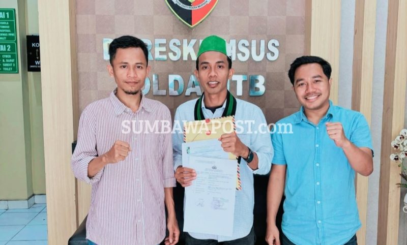Ketua Umum Badko HMI Bali Nusra Caca Handika Saat Menyampaikan Laporan Dugaan Kasus Reklamasi Pantai Amahami ke Polda NTB.