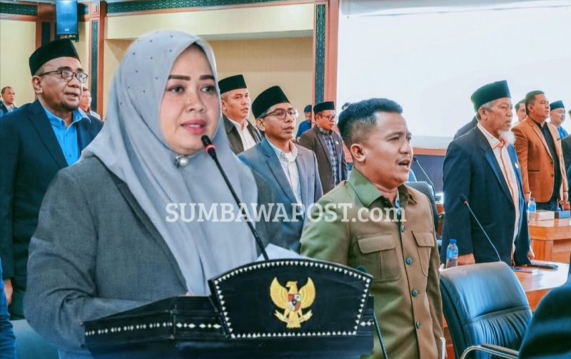 Wakil Gubernur NTB Hj. Indah Dhamayanti Putri Menyampaikan Pendapat Akhir Gubernur Terkait Raperda Perubahan APBD NTB Tahun Anggaran 2026 Dalam Rapat Paripurna DPRD NTB.