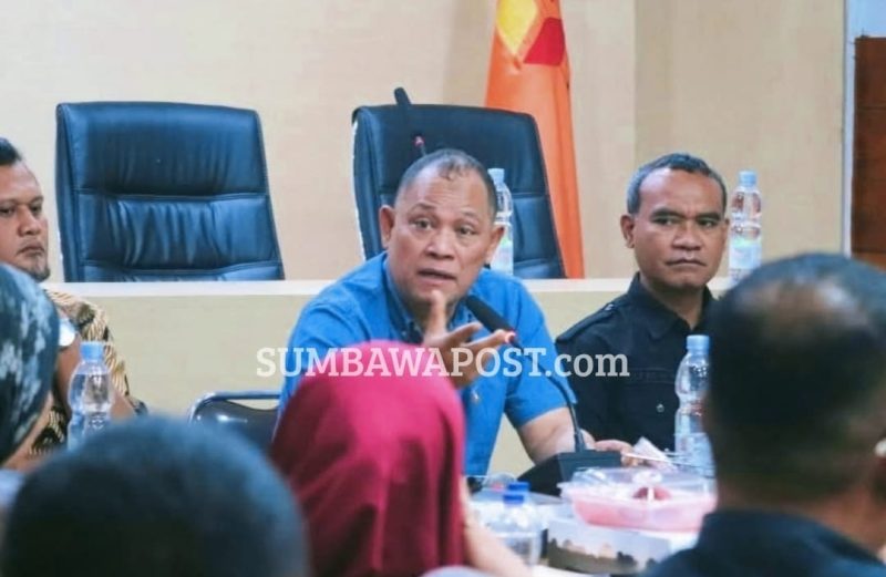 Anggota Bawaslu RI Totok Hariyono Saat Melakukan Kunjungan Kerja dan Konsolidasi Demokrasi Bersama Jajaran Bawaslu NTB.