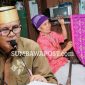 Bupati Sumbawa Ir. H. Syarafuddin Jarot, M.P. Menerima Sertifikat HKI Untuk 55 Motif Tenun Kre Alang Sumbawa, Jumat (18/9/2026).