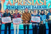 Gubernur NTB Lalu Muhamad Iqbal saat menerima apresiasi Pemerintah Daerah Berprestasi Tahun 2026 dari Kemendagri di Jakarta, Kamis (17/9/2026).