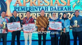 Gubernur NTB Lalu Muhamad Iqbal saat menerima apresiasi Pemerintah Daerah Berprestasi Tahun 2026 dari Kemendagri di Jakarta, Kamis (17/9/2026).
