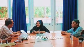 Keluarga Muhamad Yanuar Fikri Saat Mendatangi Kantor PWI NTB Untuk Mengadukan Kondisi Yanuar Yang Mengaku Berada di Myanmar.