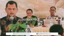 Ketua Bawaslu NTB Itratip dalam kegiatan Sosialisasi Uji Petik Riset Pemetaan Kerawanan Isu Strategis PDPB 2026 di Mataram.