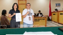 Kuasa Hukum Badai NTB, Yan Mangandar, Dalam Persidangan Perkara ITE di Pengadilan Negeri Raba Bima.