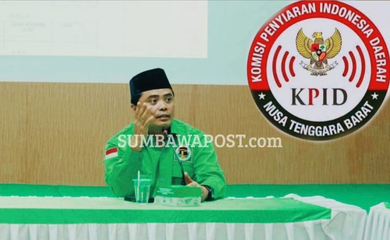 Ketua Komisi I DPRD NTB H Moh Akri Saat Memberikan Keterangan Terkait Tanggapan Publik dan Rekam Jejak 21 Calon Anggota KPID NTB.