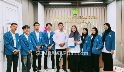 Dosen pendamping dan mahasiswa FDIK UIN Mataram saat serah terima PKL Nasional 2026 di Kementerian Agama RI Jakarta.