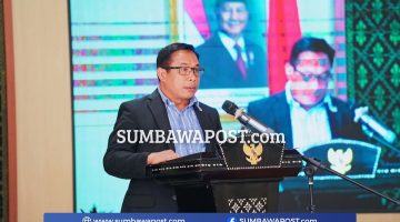 H. Muhamad Aminurlah, SE., Saat Membacakan Laporan Komisi III DPRD NTB Terkait Hasil Evaluasi Kemendagri Terhadap Ranperda Pajak Daerah dan Retribusi Daerah.