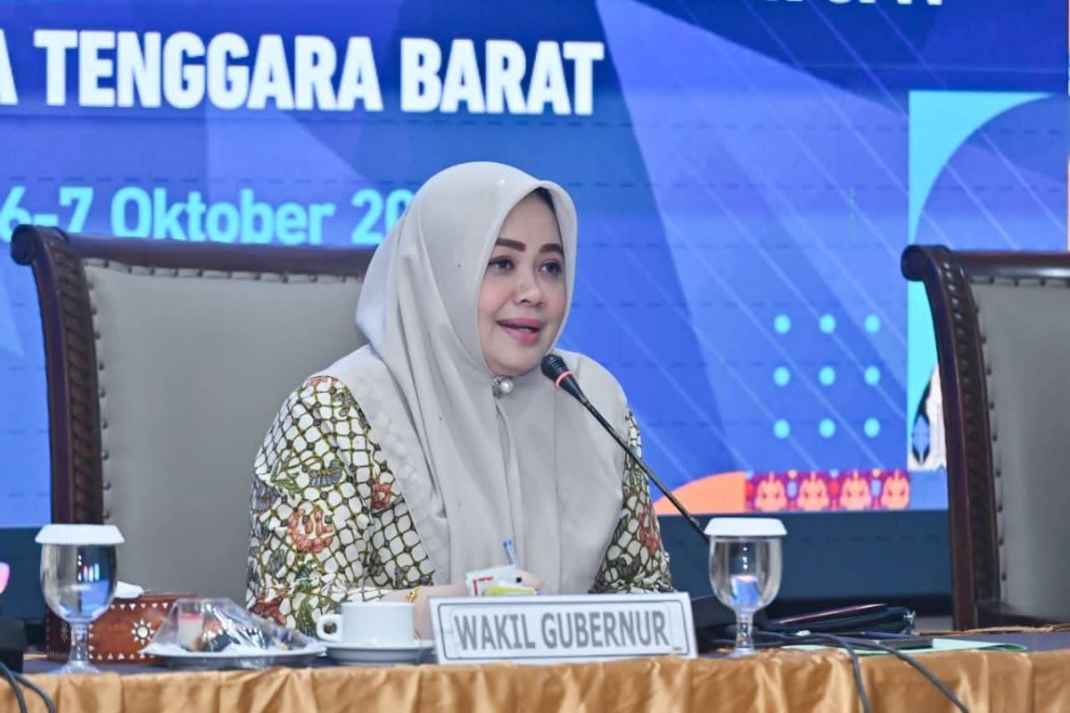 Wakil Gubernur NTB Indah Dhamayanti Putri atau Umi Dinda Saat Menghadiri Workshop Implementasi SPM Terintegrasi melalui Posyandu di Mataram, Selasa (6/10/2026).