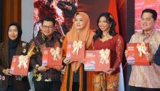 Wakil Gubernur NTB Hj. Indah Dhamayanti Putri Atau Akrab Disapa Disapa Umi Dinda Saat Menghadiri Peluncuran Buku MotoGP Mandalika 2025. Akselerasi Ekonomi, Citra, dan Pariwisata di Gedung Kementerian PPN/Bappenas, Jakarta.