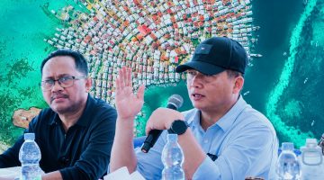 Gubernur NTB Dr Lalu Muhamad Iqbal Didampingi Kepala Dinas Kelautan dan Perikanan Muslim Saat Mengunjungi Pulau Bungin, Kabupaten Sumbawa, Dalam Upaya Mempercepat Legalitas Usaha, Perizinan Masyarakat Pesisir, dan Pengentasan Kemiskinan Ekstrem.