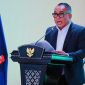Anggota Banggar DPRD NTB Sudirsah Sujanto Saat Membacakan Laporan Badan Anggaran Dalam Rapat Paripurna DPRD NTB, Selasa (6/10/2026) malam.