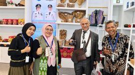 Produk kopi Koperasi Produsen Bumi Tani Lestari Indonesia Diperkenalkan Dalam Trade Expo Indonesia (TEI) 2026 Melalui Program Desa Berdaya-Desa Ekspor NTB. Pameran ini Membuka Peluang Penjajakan Bisnis Dengan Calon Mitra dari Turki dan Inggris.