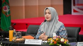 Wakil Gubernur NTB Indah Dhamayanti Putri Saat Membuka Rapat Koordinasi Penguatan Tata Kelola Pemerintahan dan Tindak Lanjut Rekomendasi KPK di Graha Bhakti Praja, Mataram, Jumat (23/10/2026).