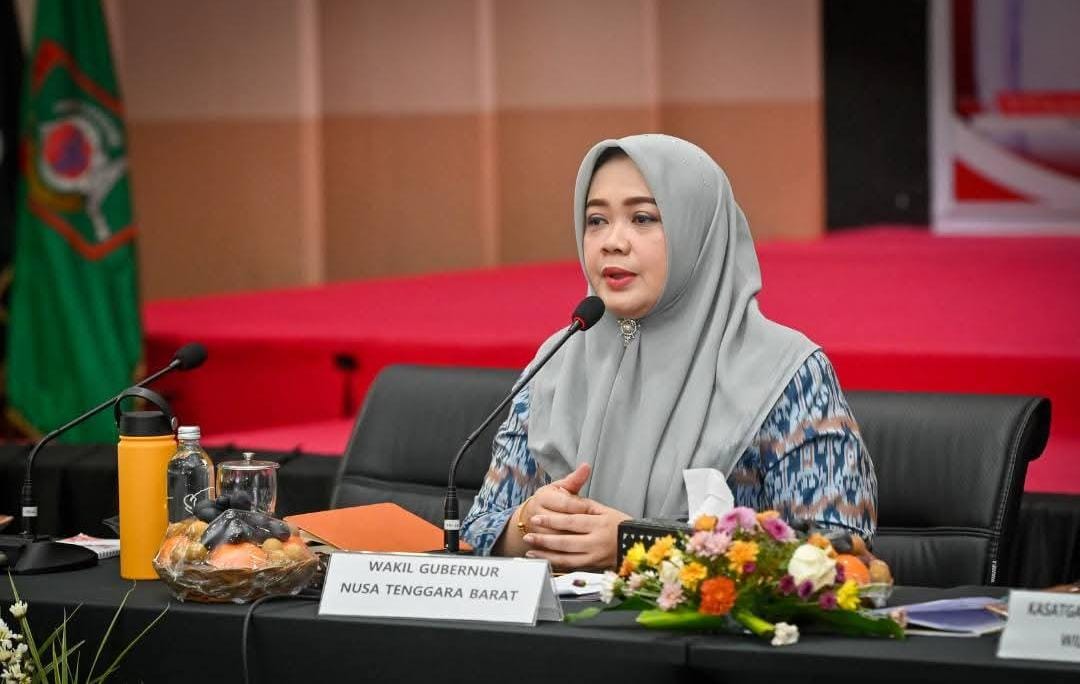 Wakil Gubernur NTB Indah Dhamayanti Putri Saat Membuka Rapat Koordinasi Penguatan Tata Kelola Pemerintahan dan Tindak Lanjut Rekomendasi KPK di Graha Bhakti Praja, Mataram, Jumat (23/10/2026).
