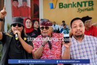 Rachmat Hidayat Pastikan Musyafirin Dipecat dari PDIPKetua DPD PDI Perjuangan NTB H. Rachmat Hidayat saat Menyampaikan Sikap Partai Terkait status H. W. Musyafirin yang masih menjadi kader PDIP Sekaligus menjabat Komisaris Independen Bank NTB Syariah.