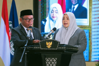 Wakil Gubernur NTB Hj. Indah Dhamayanti Putri Atau Akrab Disapa Umi Dinda Bersama Anggota Komisi III DPRD NTB Akhdiansyah yang Akrab Dikenal Guru To'i, Duta Partai PKB Dapil NTB VI (Dompu, Bima dan Kota Bima), Dalam Agenda Rapat Paripurna DPRD NTB.