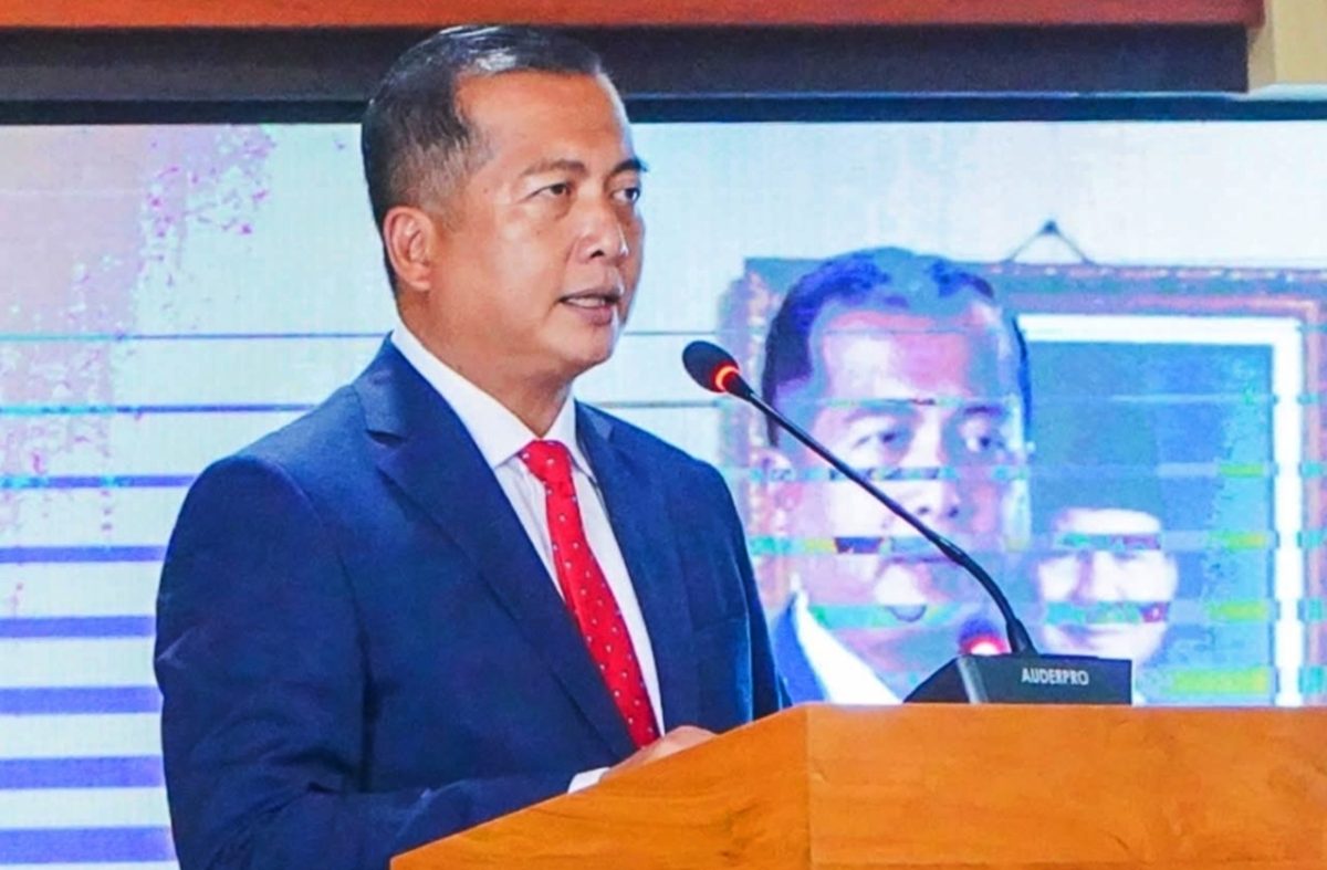 Gubernur NTB Dr. H. Lalu Muhamad Iqbal
