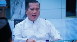 Gubernur NTB Lalu Muhamad Iqbal Saat Menerima Audiensi Panitia dan Tokoh Masyarakat Terkait Persiapan Kongres Internasional Bahasa Sasak Pertama di Kantor Gubernur NTB, Mataram.