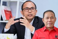 Dekan FHISIP Universitas Mataram, Lalu Wira Pria Suhartana, Menyoroti Status Politik Musyafirin yang kini Menjabat Sebagai Komisaris Independen Bank NTB Syariah.
