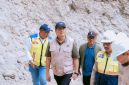 Gubernur NTB Lalu Muhamad Iqbal Meninjau Pengerjaan Jalan Batu Dulang-Tepal di Kabupaten Sumbawa, Kamis (1/10/2026).
