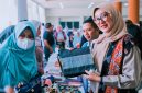 Ketua Dekranasda NTB Sinta M. Iqbal Saat Menghadiri Mini Expo UMKM MotoGP 2026 dan Technical Meeting di Kantor Gubernur NTB, Jumat (2/10/2026).