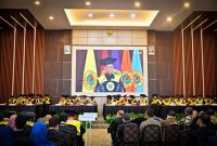 Sekda NTB Abul Chair Saat Menghadiri Rapat Senat Terbuka Dalam Rangka Dies Natalis ke-64 Universitas Mataram di Mataram.
