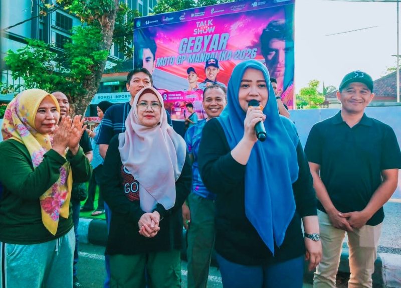 Wagub NTB Indah Dhamayanti Putri Saat Menghadiri Talk Show Gebyar MotoGP di Kawasan Car Free Day Jalan Udayana, Mataram, Minggu (4/10/2026).