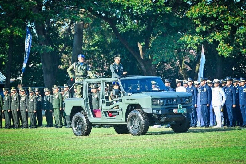 Upacara Peringatan HUT ke-81 TNI di Lapangan Trisula Yonif 742/Satya Wira Yudha, Kota Mataram, Senin (5/10/2026), Berlangsung Bertepatan Dengan Momentum Resmi Berdirinya Kodam XXX/Rinambora.