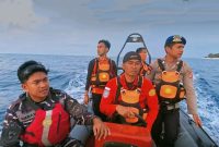 Tim SAR Gabungan Melakukan Pencarian Terhadap WNA Asal Korea Selatan Cheon Yuri Yang Hilang Saat Snorkeling di Perairan Gili Trawangan, Lombok Utara.
