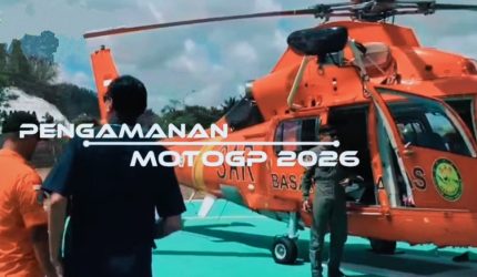 Dua helikopter Basarnas siaga di Sirkuit Mandalika untuk evakuasi medis MotoGP 2026.