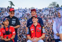Pembalap MotoGP Marc Marquez Bersama Pembalap Lainnya Mengikuti Energizing Indonesia Riders Parade di Kota Mataram, NTB, Menjelang MotoGP Mandalika 2026.