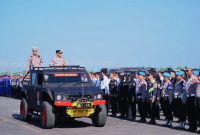 Kapolda NTB Irjen Pol. Kalingga Rendra Raharja Memimpin Apel Gelar Pasukan Operasi Mandalika Rinjani 2026 Untuk Pengamanan MotoGP Mandalika 2026 di Eks Bandara Selaparang, Mataram.