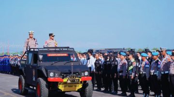 Kapolda NTB Irjen Pol. Kalingga Rendra Raharja Memimpin Apel Gelar Pasukan Operasi Mandalika Rinjani 2026 Untuk Pengamanan MotoGP Mandalika 2026 di Eks Bandara Selaparang, Mataram.