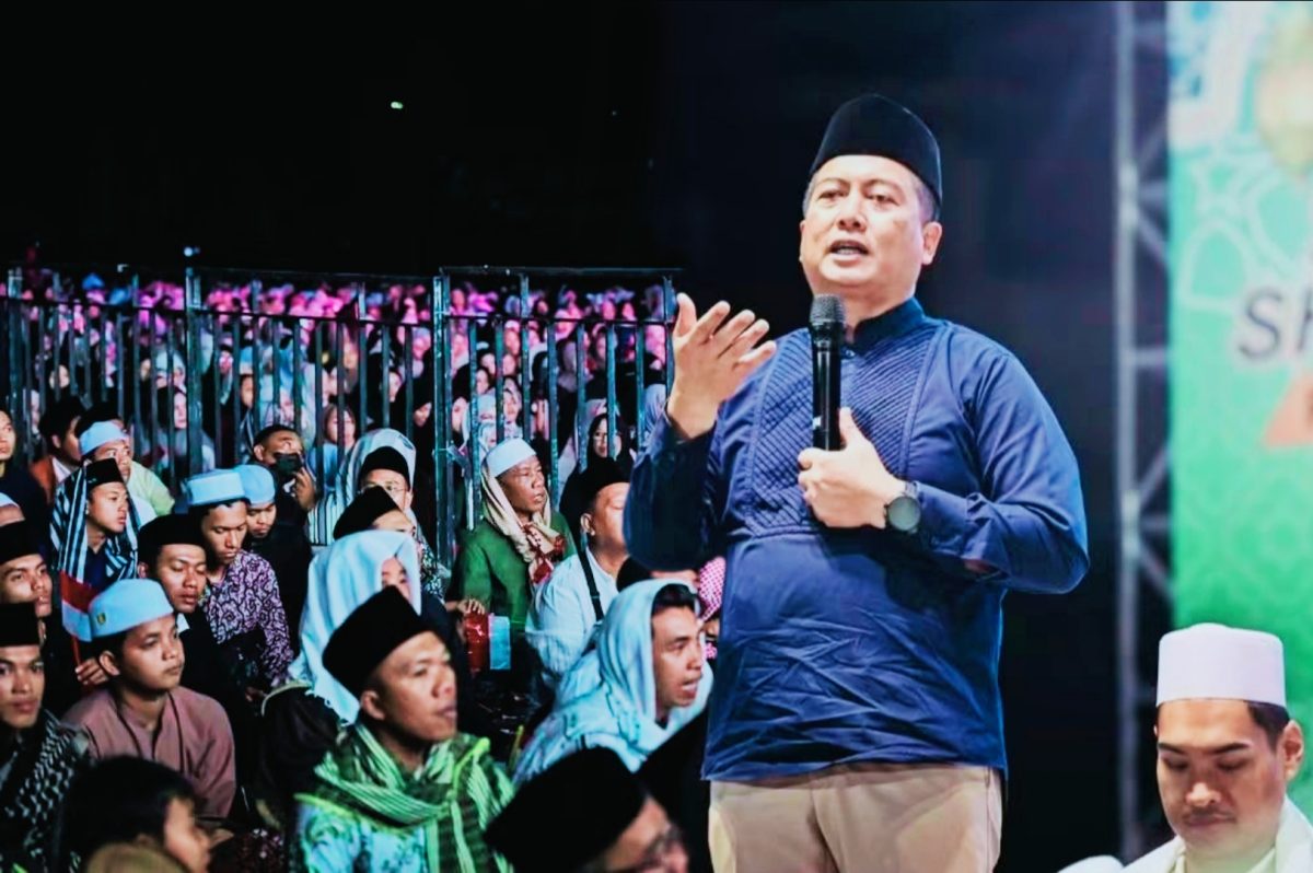 Gubernur NTB Lalu Muhamad Iqbal Saat Menghadiri Kegiatan Safari Sholawat di Masjid Raya Hubbul Wathan Islamic Center NTB, Mataram. Senin (12/10/2026) malam.