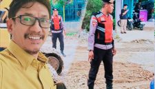Anggota Komisi IV DPRD NTB, Dae Leo, Menanggapi Aksi Polisi Menimbun Jalan Provinsi Berlubang di Bima.