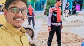 Anggota Komisi IV DPRD NTB, Dae Leo, Menanggapi Aksi Polisi Menimbun Jalan Provinsi Berlubang di Bima.