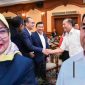 Ketua DPRD NTB Isvie Rupaeda, Mori Hanafi, dan Gubernur NTB Lalu Muhamad Iqbal yang Terlihat Bersalaman Dengan Mohan Roliskana Dalam Rangkaian Pemilihan Ketua Umum KONI NTB Periode 2026-2030.