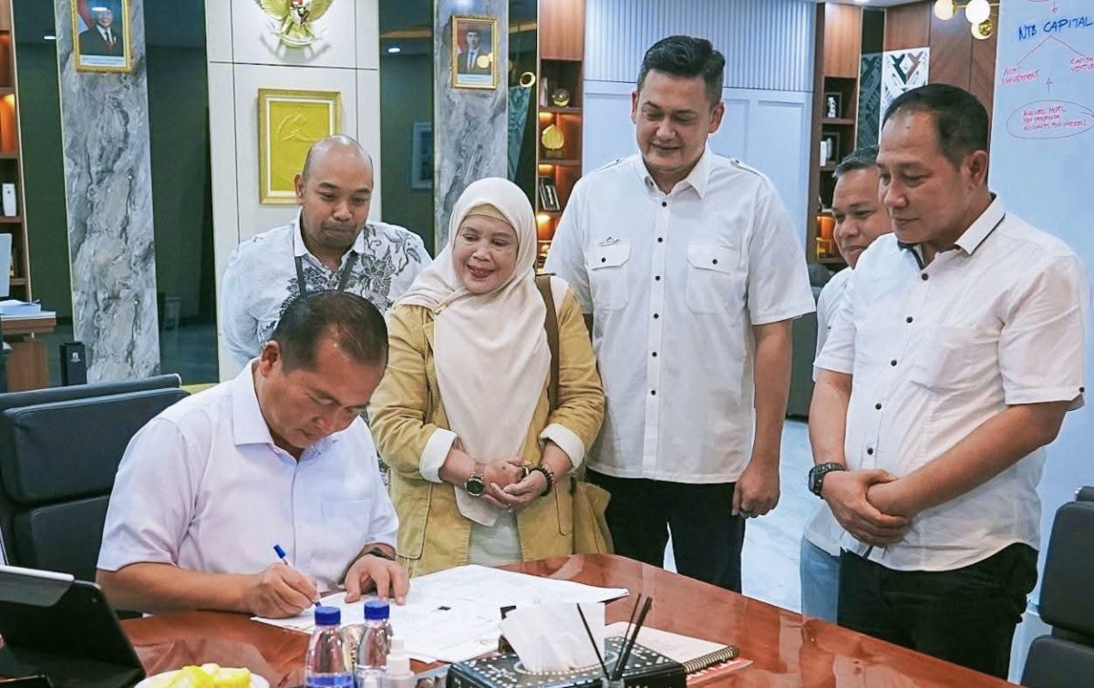 Gubernur NTB Lalu Muhamad Iqbal Menyampaikan Target Konversi BPR NTB dari Sistem Konvensional Menjadi BPR NTB Syariah, yang Ditargetkan Rampung Pada Akhir r 2026.
