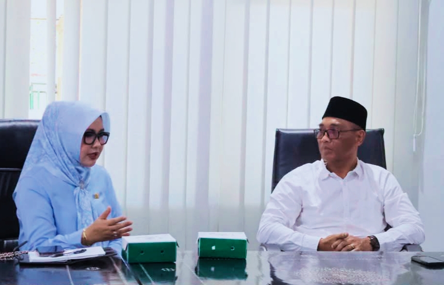 Anggota DPD RI Hj. Evi Apita Maya Saat Melakukan Kunjungan Dan Berdialog Dengan Jajaran Dinas Pertanian dan Ketahanan Pangan Provinsi NTB Membahas Peluang Bantuan Bibit Kopi dan Pengembangan Pertanian Daerah.