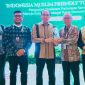 Sekda NTB Abul Chair Menerima Penghargaan Indonesia Muslim Travel Index (IMTI) 2026 Mewakili Gubernur NTB Lalu Muhamad Iqbal di Jakarta, Jumat (16/10/2026).