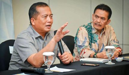 Gubernur NTB Lalu Muhamad Iqbal dalam kegiatan Matadata Institute di Mataram.