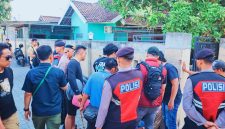 Polresta Mataram Menggelar Operasi Kampung Sarang Narkoba di Lingkungan Karang Bagu, Cakranegara, dan Mengamankan 19 pria Untuk Menjalani Pemeriksaan.