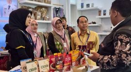 Sate Rembiga Goyang Lidah dan Ayam Taliwang Kemasan Asal NTB Menarik Perhatian Calon Pembeli Dari Jepang dan Papua Nugini Dalam Ajang Trade Expo Indonesia (TEI) 2026 di ICE BSD, Tangerang.