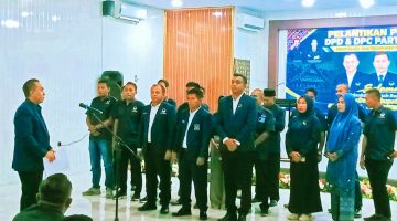 Ketua DPW Partai NasDem NTB, H. Mori Hanafi, Melantik Pengurus DPD dan DPC Partai NasDem Kabupaten Bima di Hotel Mutmainnah, Kota Bima, Senin (19/10/2026).
